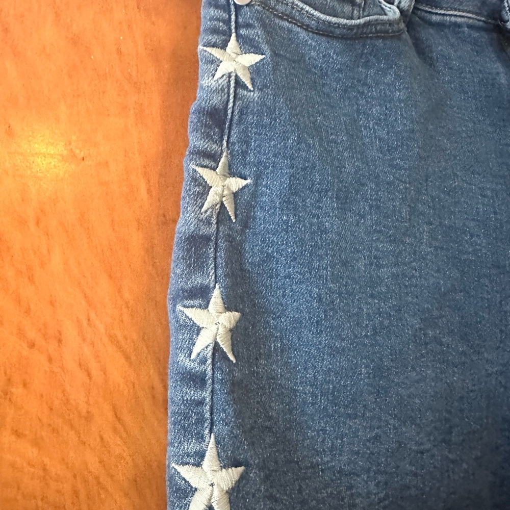 Judy Blue Dark Blue Denim Star-Side Frayed Hem Shorts - Picture 3 of 5